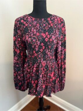 Torrid Black Top with Pink & Teal Floral Print Size 1 (14/16)